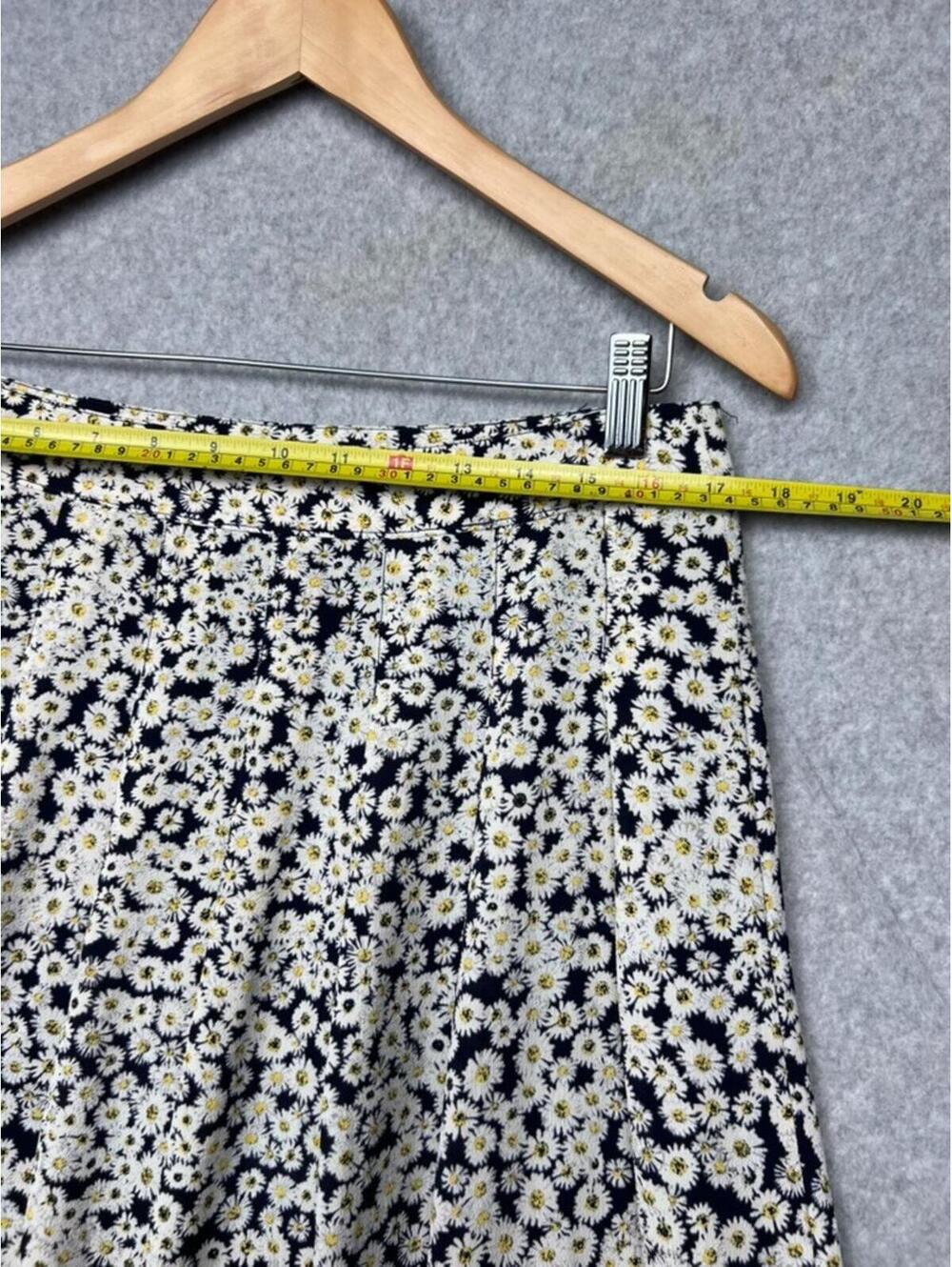 Talbots Petite 14P Daisy Floral Skirt Navy Old Money Coastal Grandma Aesthetic - Picture 3 of 10
